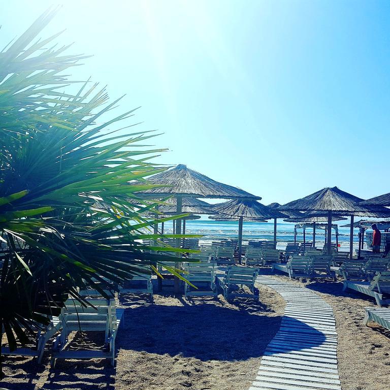 Apartment Summerland Mamaia Exterior photo